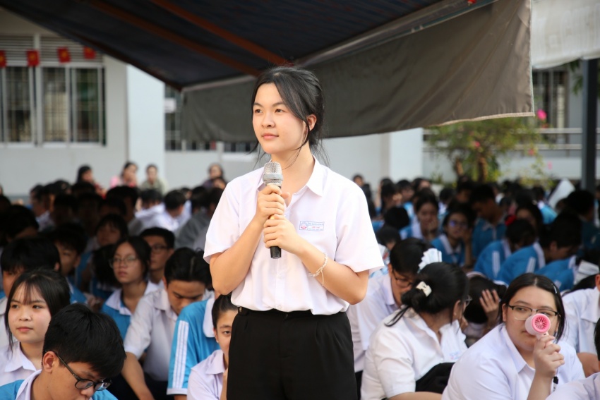 Điểm dừng chân thứ 10 của Petrovietnam: Trao cơ hội, thắp ước mơ cho học sinh THPT Bà Rịa Petrovietnam “Thắp sáng niềm tin” và ước mơ cho học sinh Trường THPT Bà Rịa