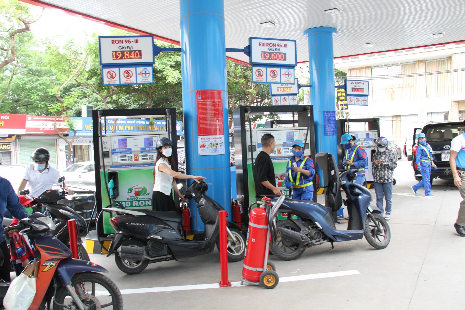 Bộ Công Thương chỉ đạo tăng cường bảo đảm an ninh năng lượng trước biến động Trung Đông