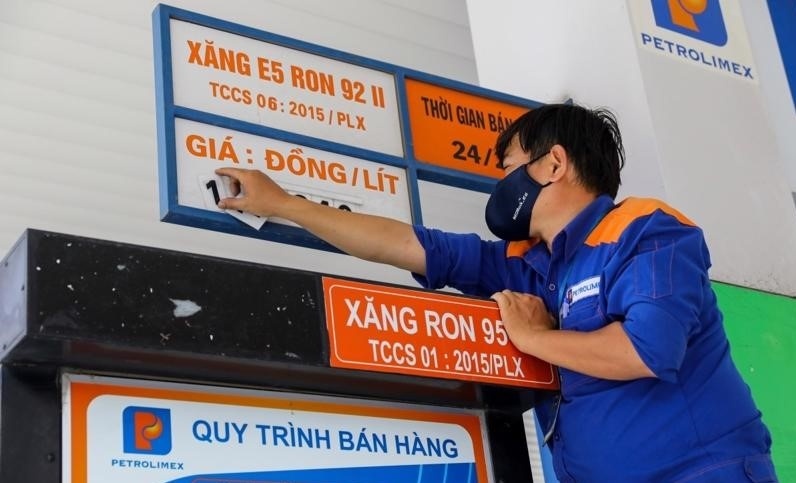 Chi phí logistics tăng vọt vì xăng dầu, doanh nghiệp đề xuất chính sách Chi phí logistics tăng vọt vì xăng dầu, doanh nghiệp đề xuất chính sách