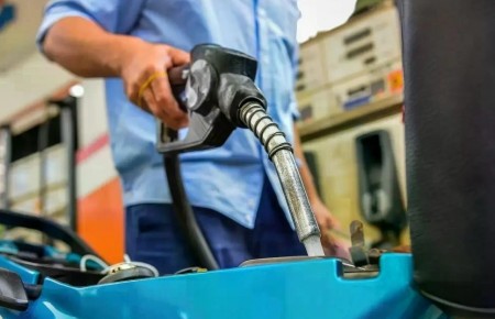 Chi phí logistics tăng vọt vì xăng dầu, doanh nghiệp đề xuất chính sách "giảm nhiệt"