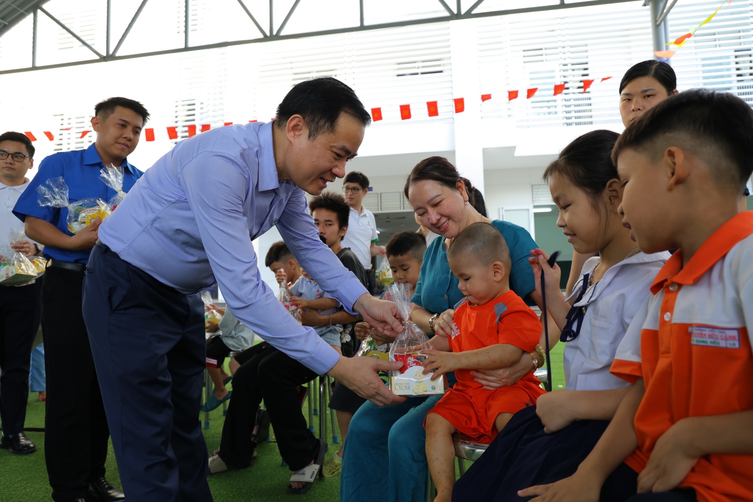Đồng chí Lê Ngọc Sơn cam kết đồng hành phát triển không gian công nghiệp - năng lượng tại “thủ phủ dầu khí” Đồng chí Lê Ngọc Sơn cam kết đồng hành phát triển không gian công nghiệp - năng lượng tại “thủ phủ dầu khí”