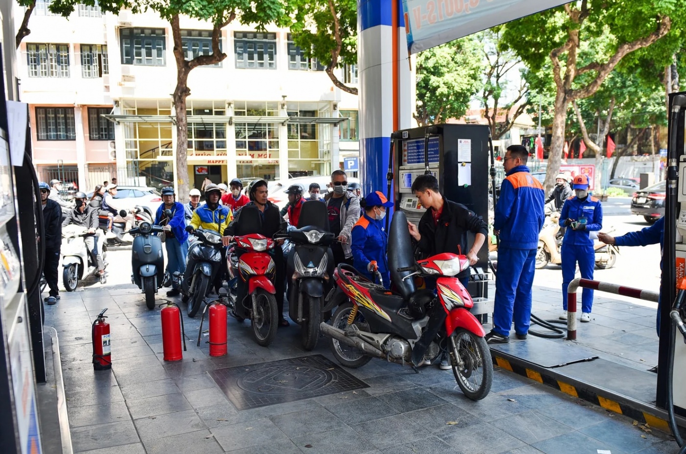 Đà Nẵng dán số đường dây nóng tại 100% cây xăng, kiên quyết xử lý tình trạng bán "nhỏ giọt"