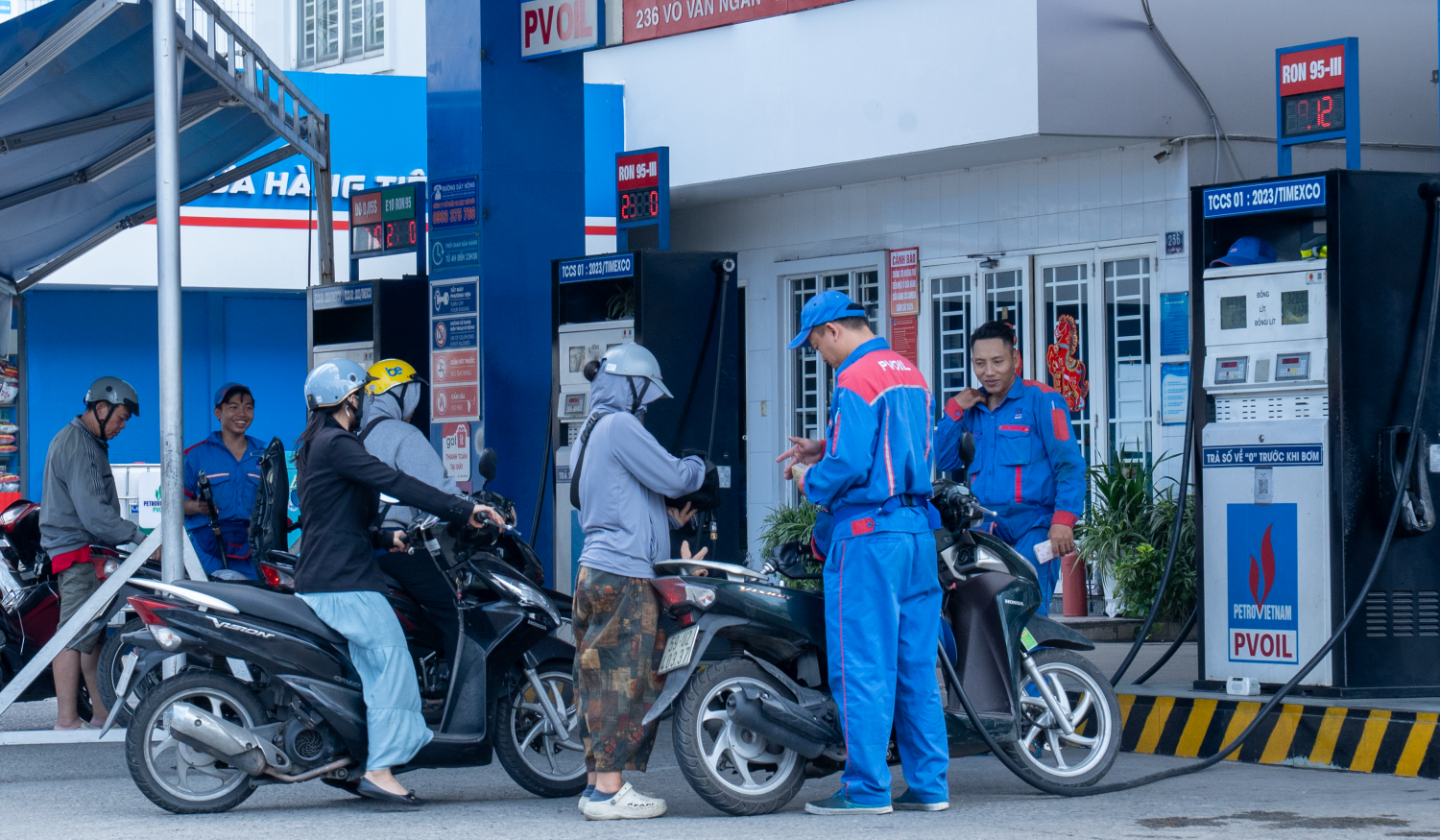 Cây xăng PVOIL tại TP HCM 6