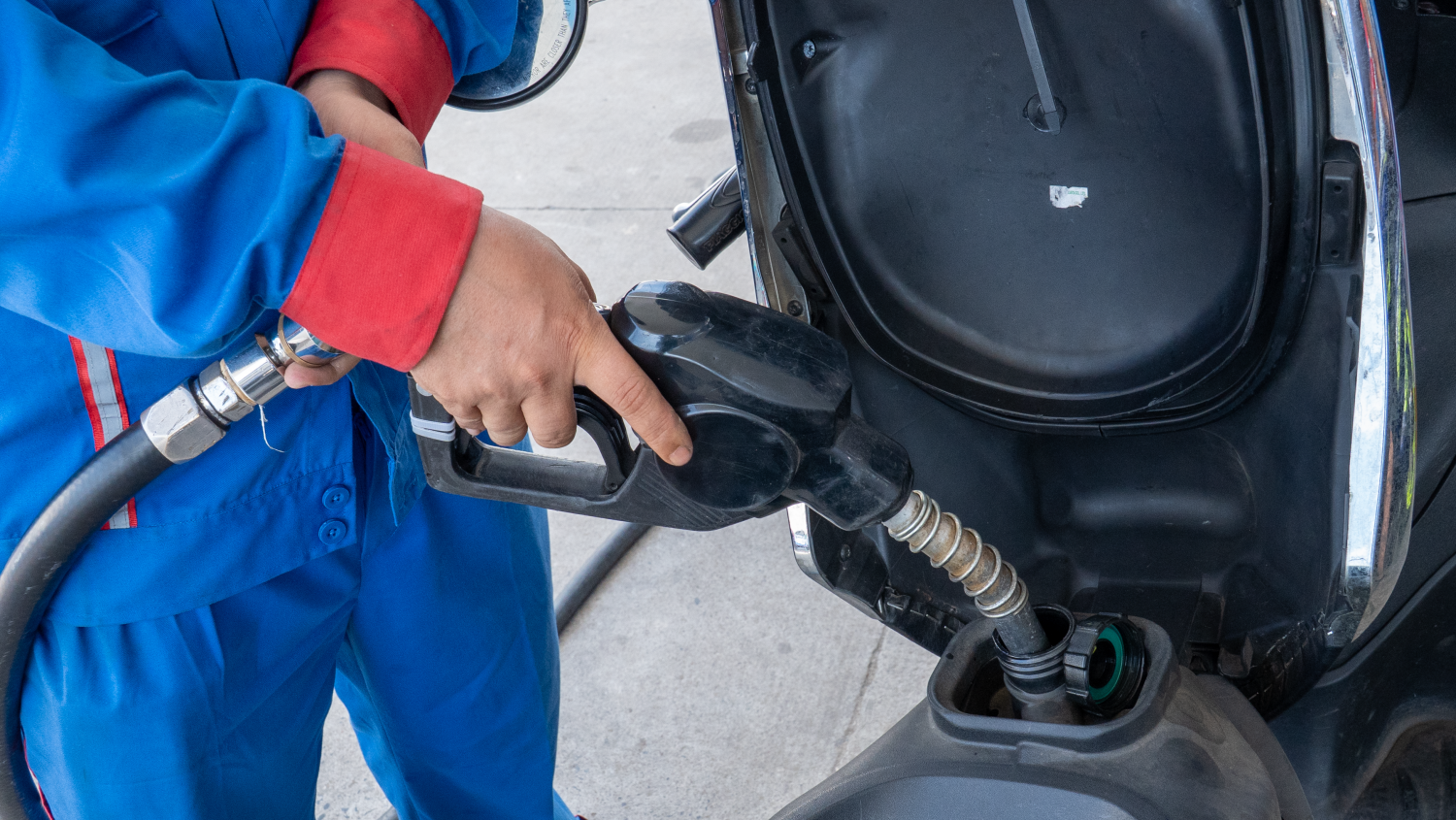 [Chùm ảnh] Hệ thống cây xăng PVOIL đảm bảo nguồn cung, không xảy ra tình trạng xếp hàng kéo dài