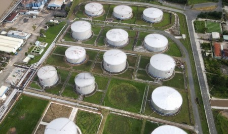 Nghiên cứu nâng năng lực dự trữ xăng dầu lên tối thiểu 90 ngày nhập khẩu