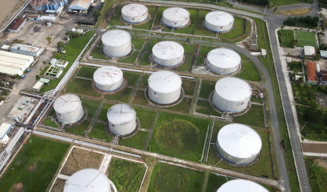 Nghiên cứu nâng năng lực dự trữ xăng dầu lên tối thiểu 90 ngày nhập khẩu