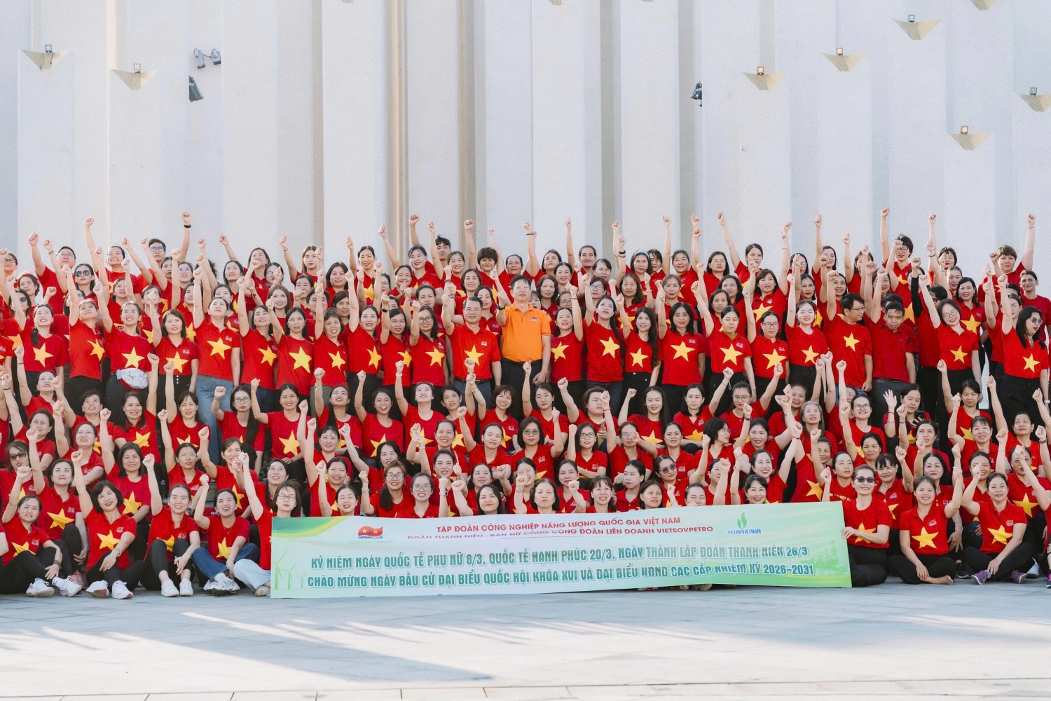 Phụ nữ Vietsovpetro rạng rỡ trong chương trình “Tự hào là người Việt Nam”