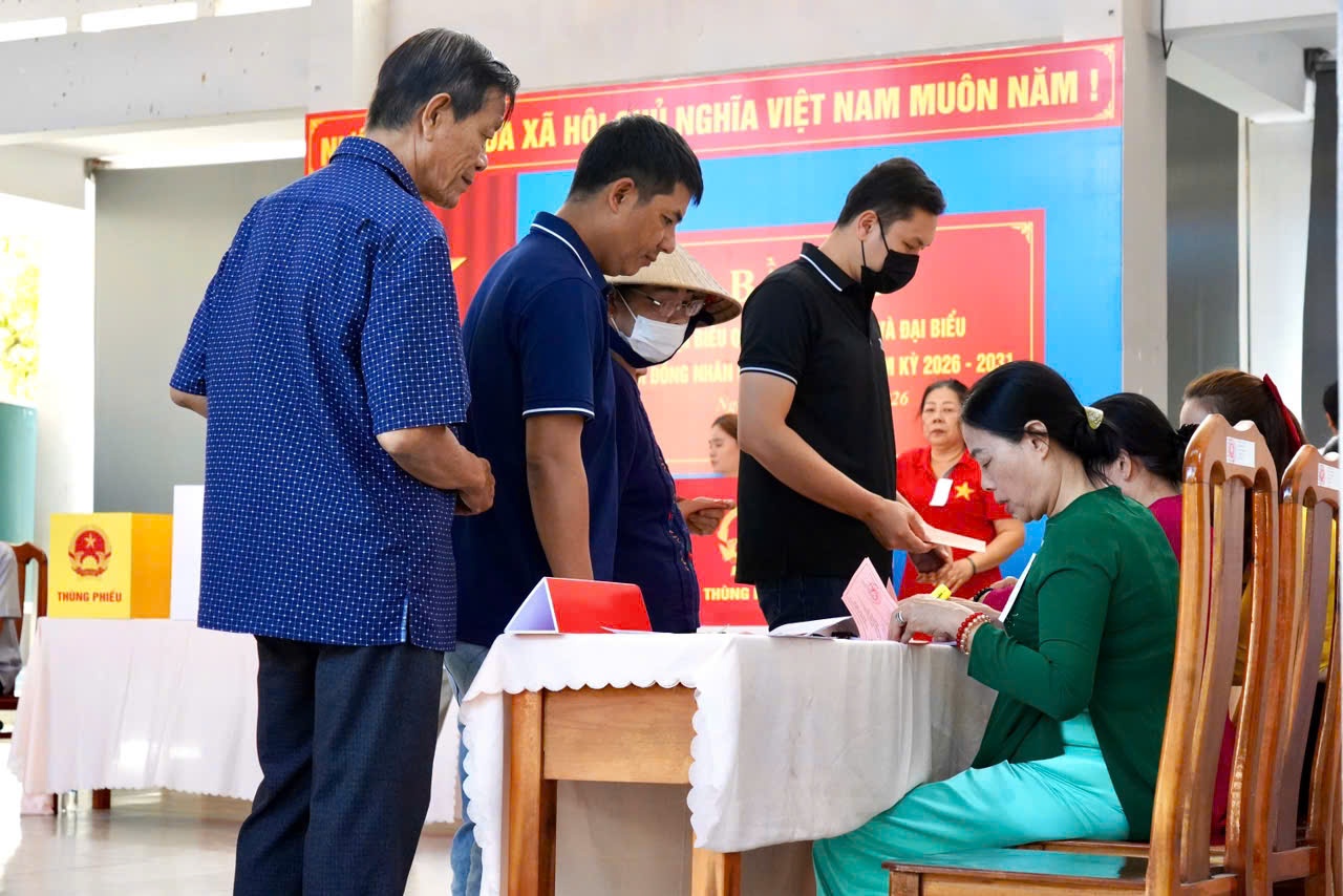 Cử tri “thủ phủ dầu khí”: Chọn người tài đức, hành động quyết liệt để phát triển đất nước Cử tri “thủ phủ dầu khí”: Chọn người tài đức, hành động quyết liệt để phát triển đất nước