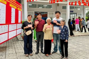 [Chùm ảnh] Hơn 9,6 triệu cử tri TP HCM đồng loạt đi bầu cử