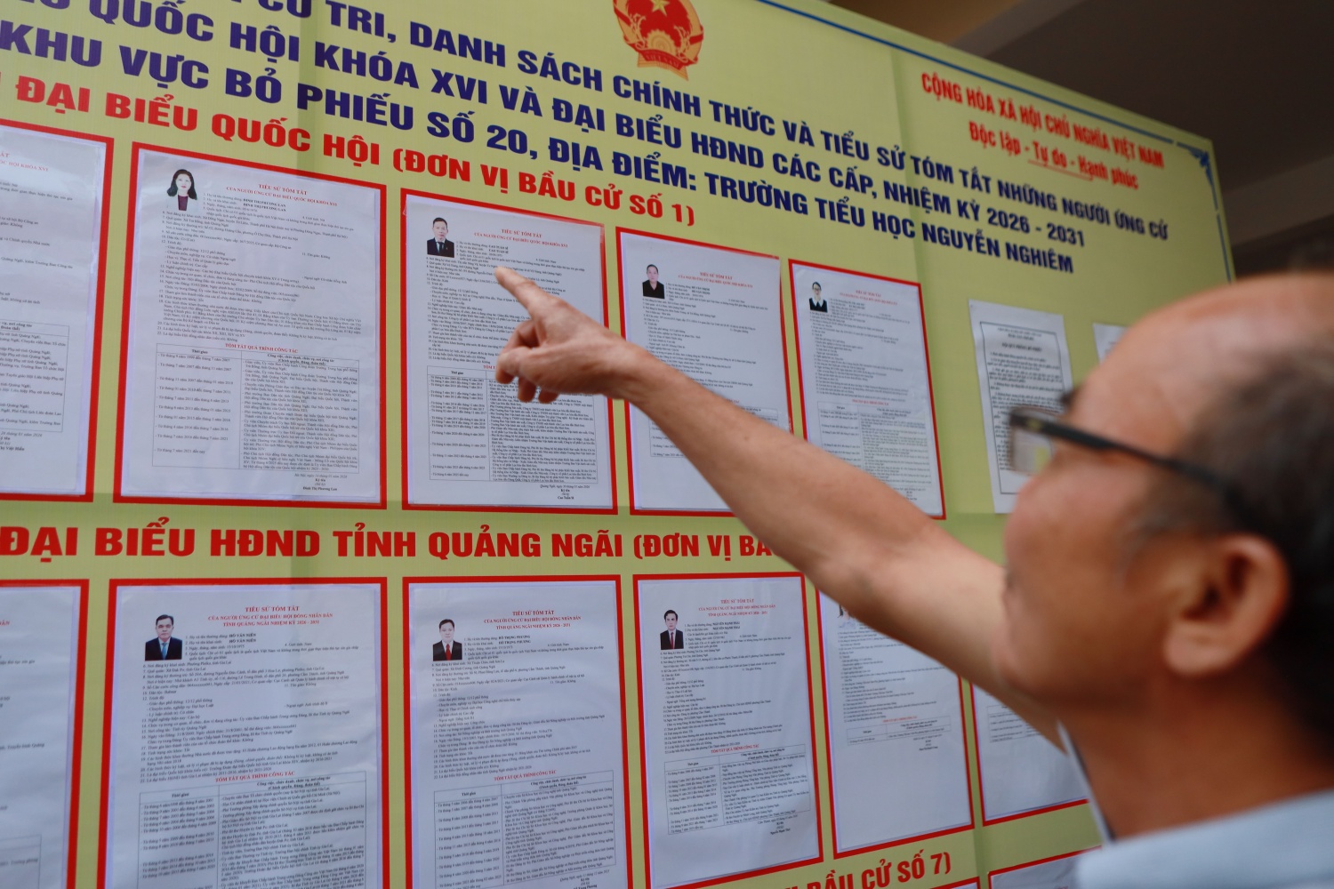 Hơn 3,5 triệu cử tri miền Trung hân hoan đi bầu cử, hòa cùng “Ngày hội non sông” Hơn 3,5 triệu cử tri miền Trung hân hoan đi bầu cử, hòa cùng “Ngày hội non sông”