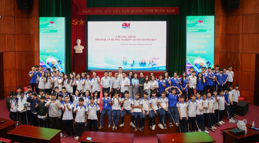 Vietsovpetro đón đoàn học sinh THPT trên địa bàn TP. Hồ Chí Minh đến tham quan, giao lưu hướng nghiệp Vietsovpetro đón đoàn học sinh THPT trên địa bàn TP HCM đến tham quan, giao lưu hướng nghiệp