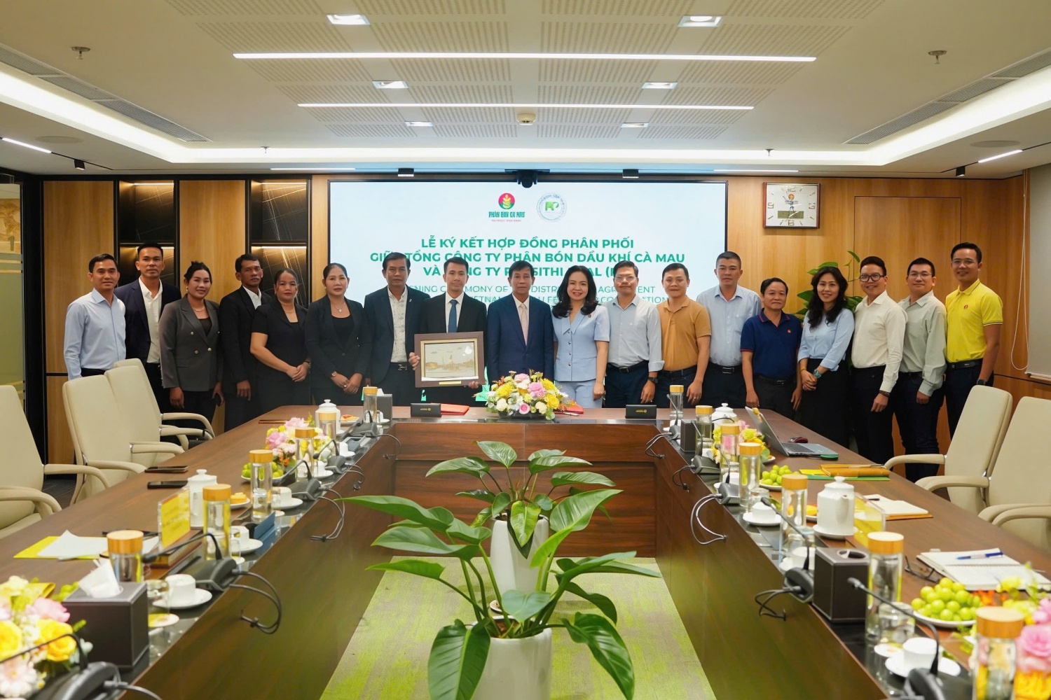 PVCFC mở rộng thị trường Campuchia cùng đối tác phân phối PRASITHI PHAL