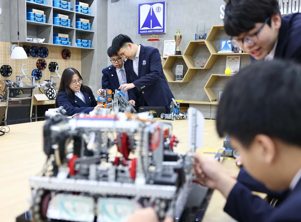 STEM Innovation Petrovietnam opens global pathways for Vietnamese students