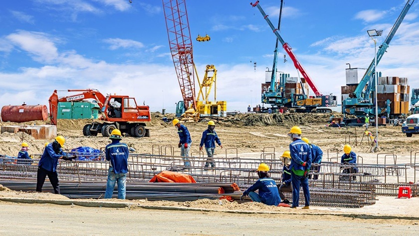 Vì sao người lao động chọn gắn bó với VinCons giữa thời điểm thị trường biến động? Vì sao người lao động chọn gắn bó với VinCons giữa thời điểm thị trường biến động?