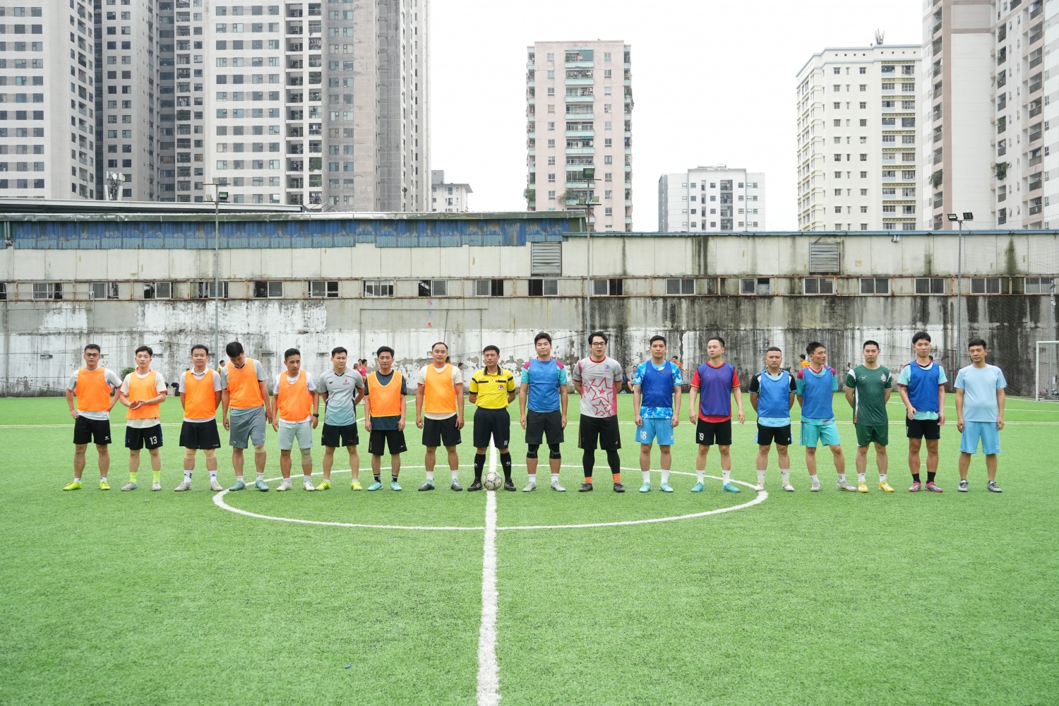 [Chùm ảnh] Sôi nổi giải bóng đá giao hữu Petrovietnam chào mừng 95 năm Ngày thành lập Đoàn