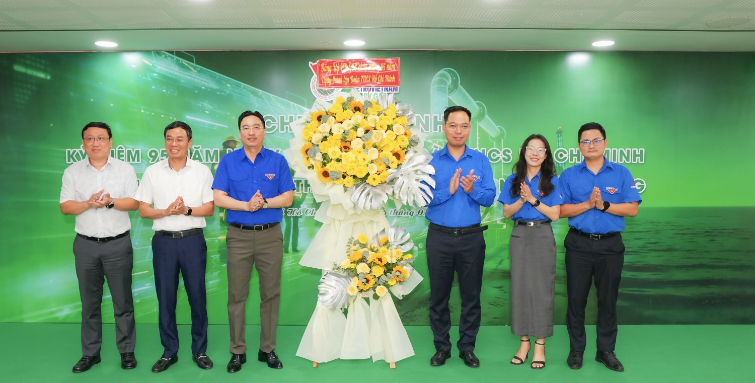 Lãnh đạo Tổng công ty chúc mừng Đoàn Thanh niên PV GAS nhân dịp kỷ niệm 95 năm ngày thành lập Đoàn TNCS Hồ Chí Minh Lãnh đạo Tổng công ty chúc mừng Đoàn Thanh niên PV GAS nhân dịp kỷ niệm 95 năm ngày thành lập Đoàn TNCS Hồ Chí Minh