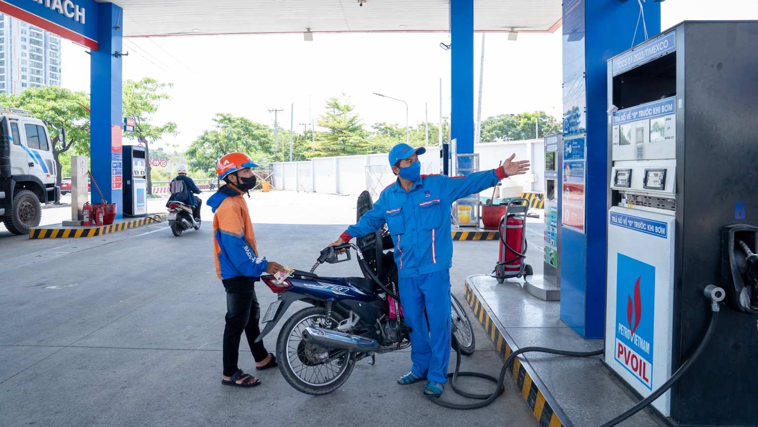 CHXD Phú Hữu   PVOIL: Những “chiến binh” áo xanh làm nên kỳ tích