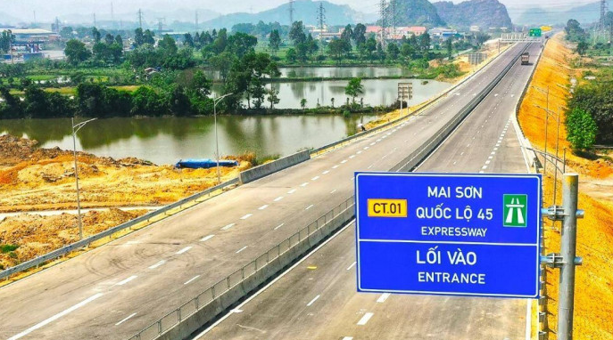 Siết chặt bảo vệ cáp điện, cáp dữ liệu trên cao tốc Bắc - Nam phía Đông
