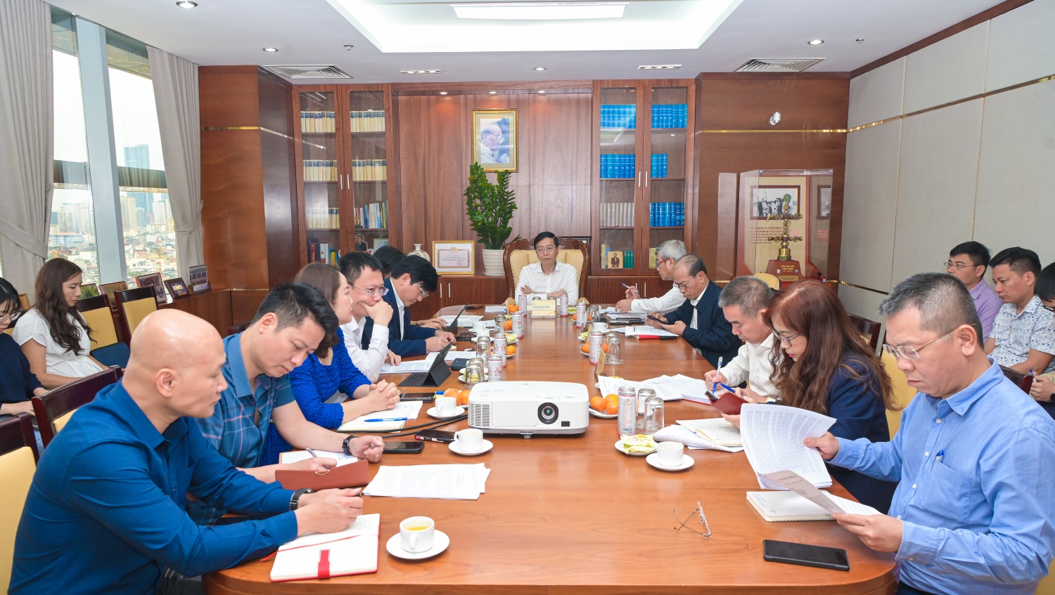 Toàn cảnh buổi họp