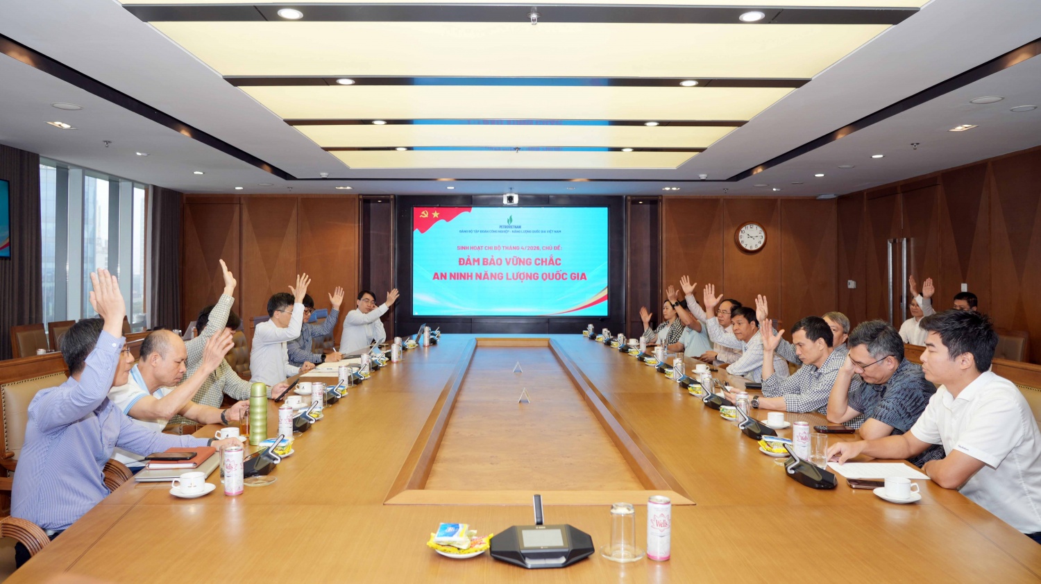 Đảng bộ Bộ máy QL&ĐH Petrovietnam quán triệt nhiệm vụ chính trị gắn với bảo đảm an ninh năng lượng quốc gia Đảng bộ Bộ máy QL&ĐH Petrovietnam quán triệt nhiệm vụ chính trị gắn với bảo đảm an ninh năng lượng quốc gia