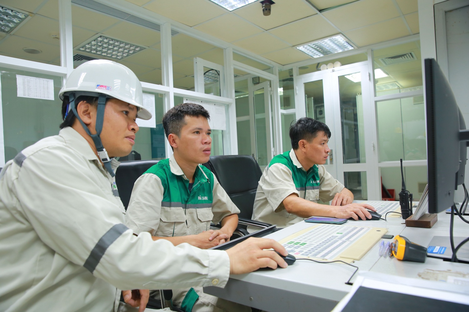 Nhà máy NLSH Dung Quất hoạt động 100% công suất vào giữa tháng 4, bảo đảm phục vụ phối trộn xăng E10 Nhà máy NLSH Dung Quất hoạt động 100% công suất vào giữa tháng 4, bảo đảm phục vụ phối trộn xăng E10