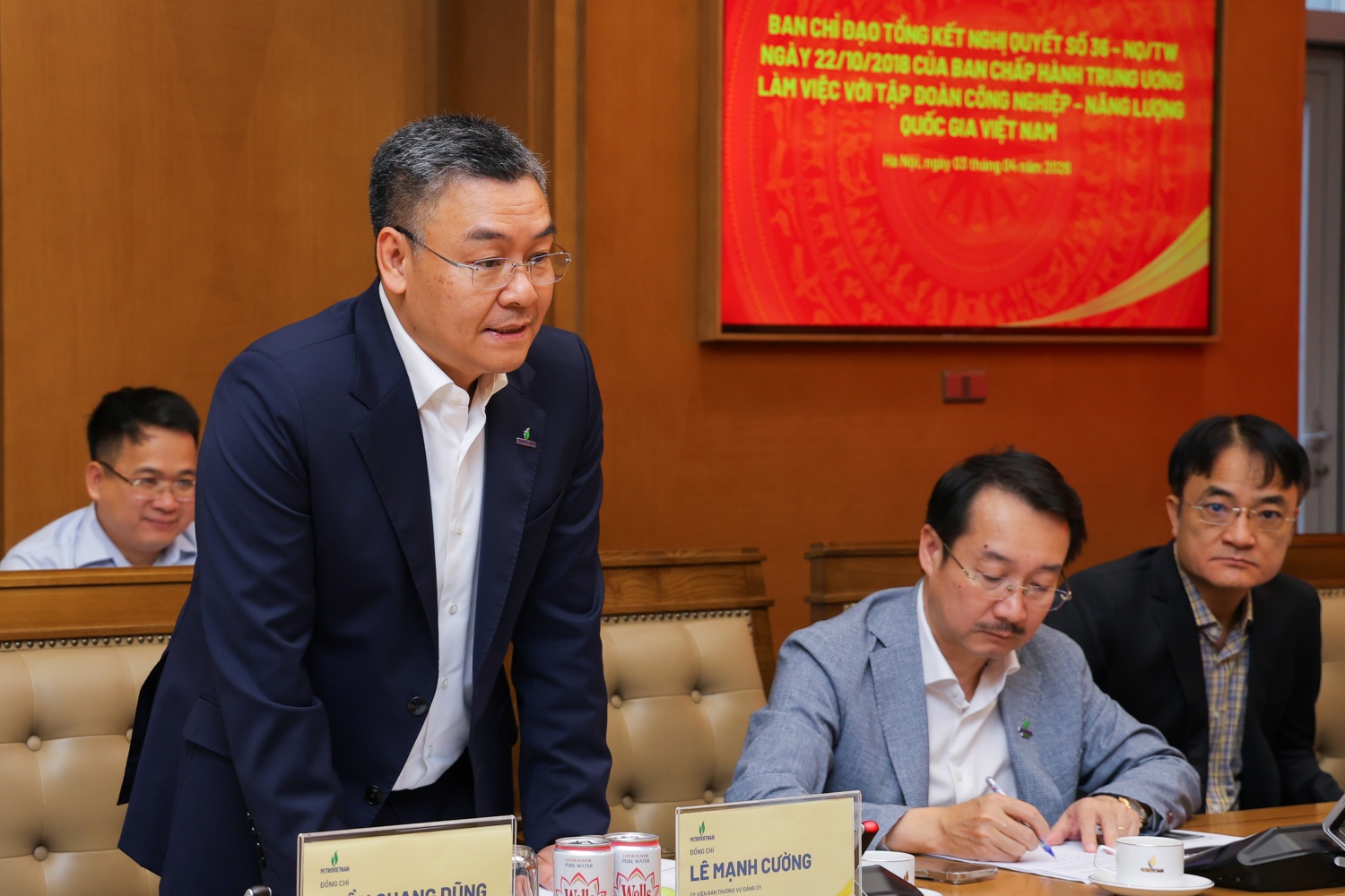 Petrovietnam giữ vai trò quan trọng trong phát triển kinh tế biển Petrovietnam giữ vai trò quan trọng trong phát triển kinh tế biển