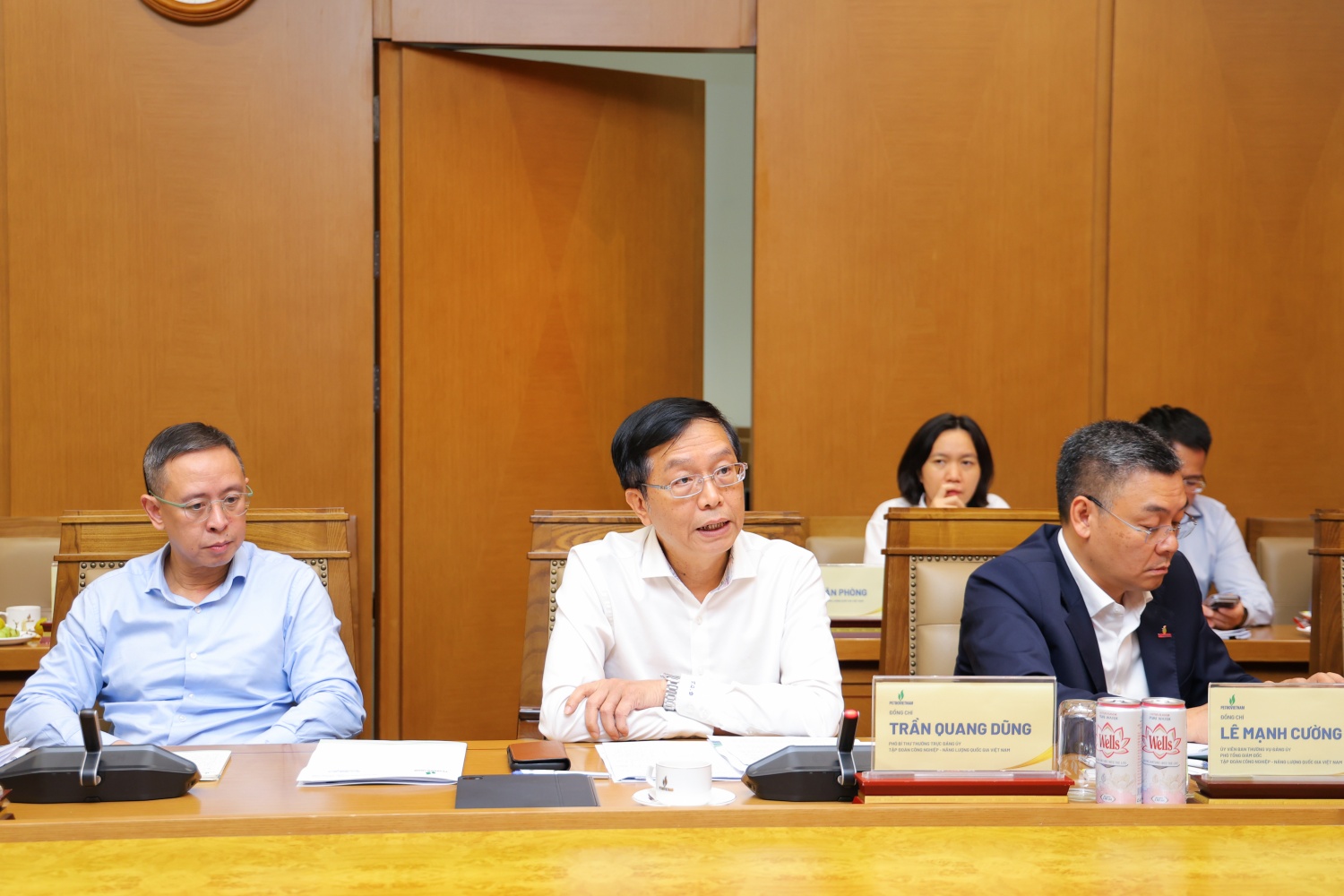 Petrovietnam giữ vai trò quan trọng trong phát triển kinh tế biển Petrovietnam giữ vai trò quan trọng trong phát triển kinh tế biển