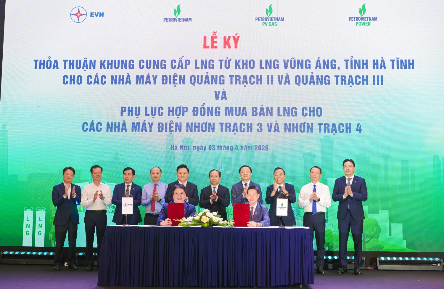 Đồng chí Phạm Văn Phong – Tổng Giám đốc PV GAS và đồng chí Nguyễn Anh Tuấn – Tổng Giám đốc EVN ký kết thỏa thuận