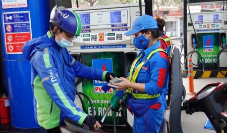 Ứng phó linh hoạt, Việt Nam giữ ổn định thị trường xăng dầu