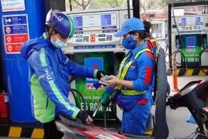 Ứng phó linh hoạt, Việt Nam giữ ổn định thị trường xăng dầu