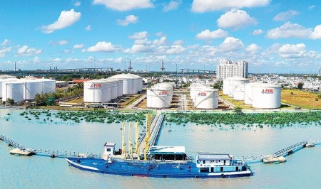 Doanh nghiệp đầu mối - “xương sống” bảo đảm cung ứng xăng dầu