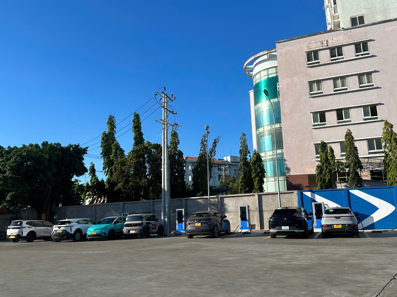 Trạm sạc xe điện tại CHXD số 1 của PVOIL Vũng Tàu hoạt động ở công suất cao