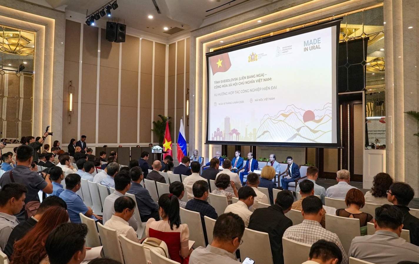 Sverdlovsk (Nga) sẵn sàng thúc đẩy các dự án năng lượng với Việt Nam