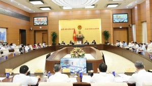 Trình Quốc hội quyết định mức thuế xăng dầu trong bối cảnh giá năng lượng biến động