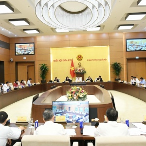 Trình Quốc hội quyết định mức thuế xăng dầu trong bối cảnh giá năng lượng biến động