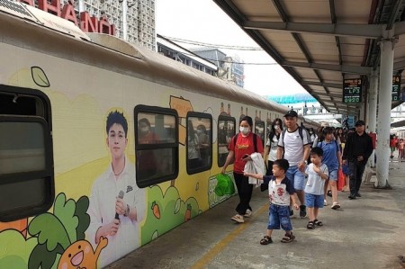 Tin tức kinh tế ngày 11/4: Đường sắt mở bán vé tàu dịp hè 2026 với nhiều ưu đãi