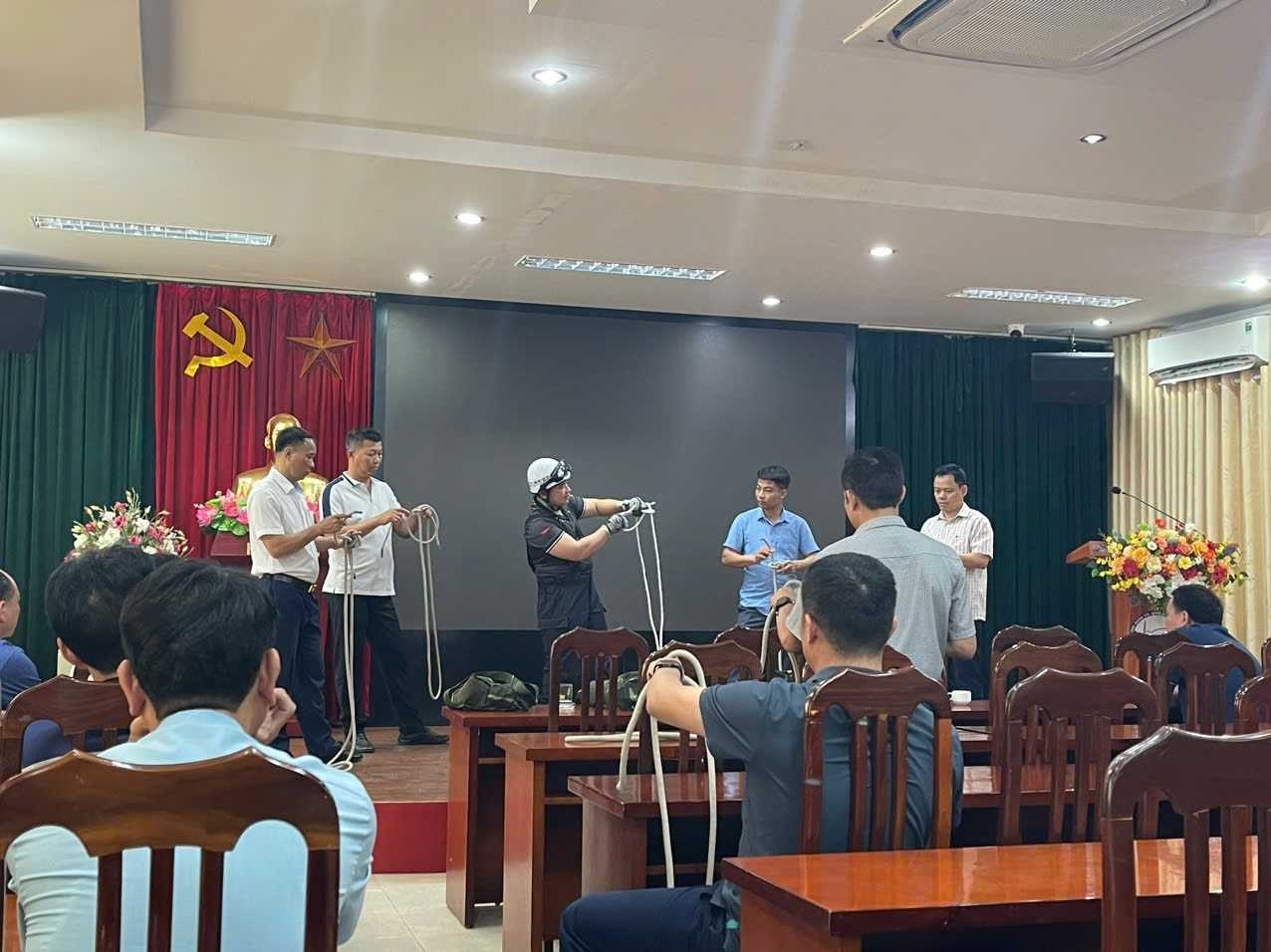 TKV bồi dưỡng nghiệp vụ PCCC&CNCH và PCKB cho cán bộ chủ chốt TKV bồi dưỡng nghiệp vụ an toàn