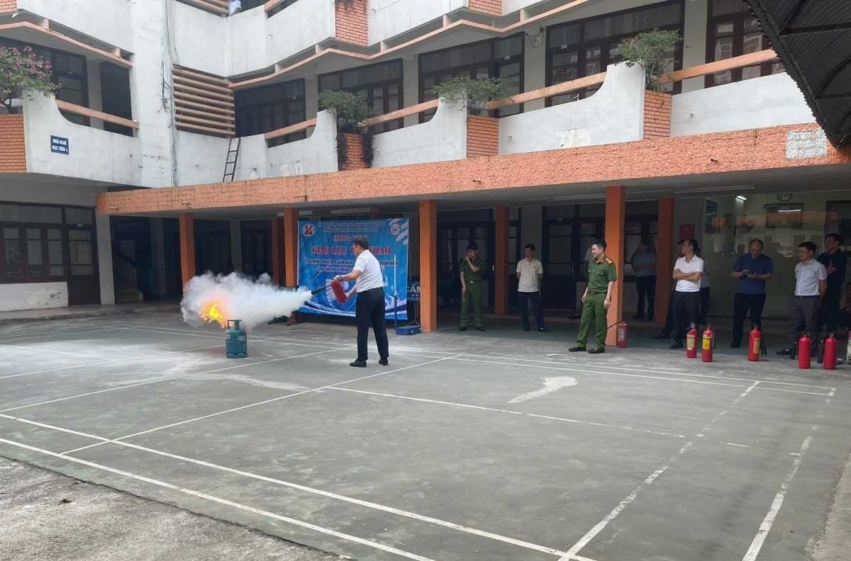 TKV bồi dưỡng nghiệp vụ PCCC&CNCH và PCKB cho cán bộ chủ chốt TKV bồi dưỡng nghiệp vụ an toàn