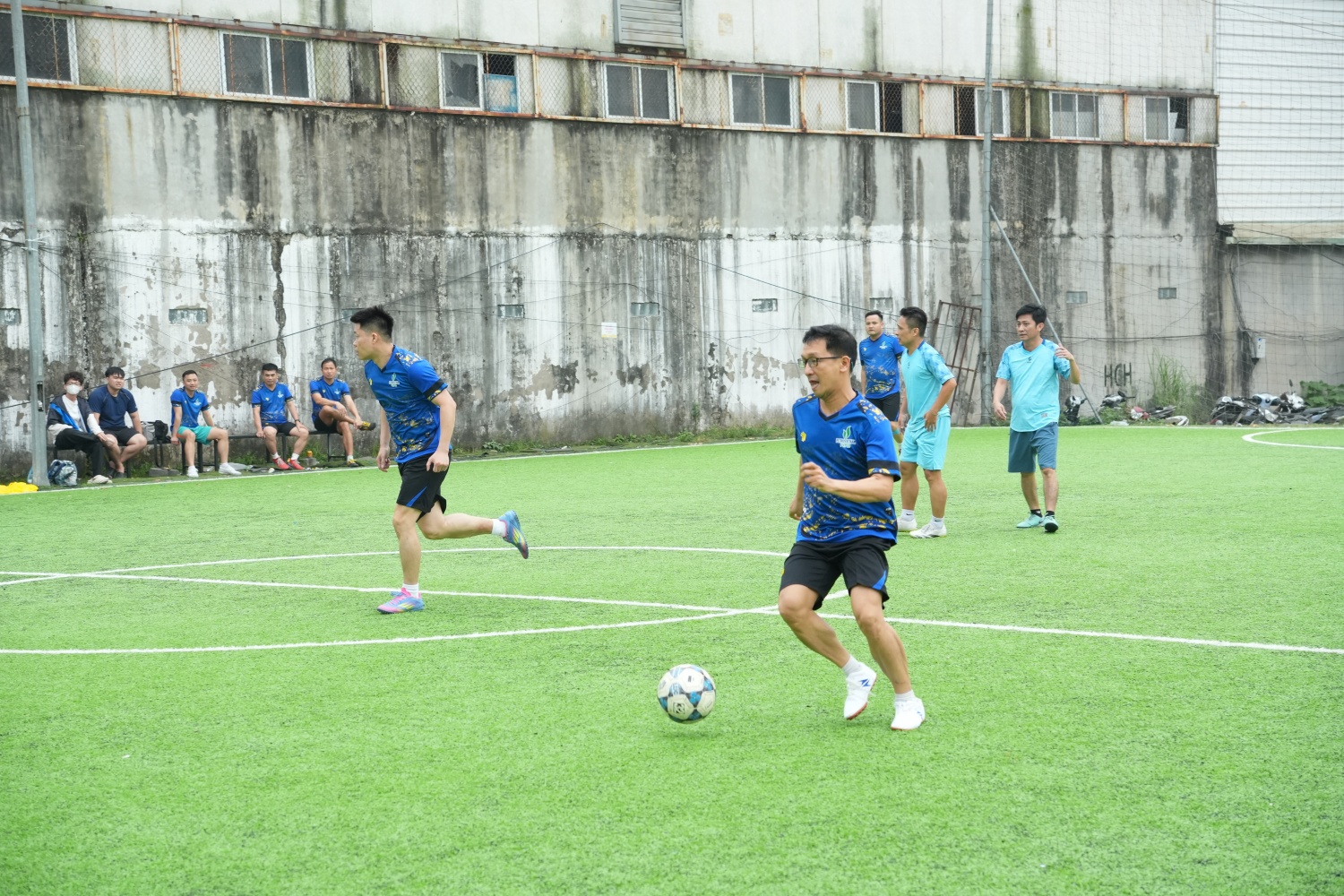 [Chùm ảnh] Tưng bừng Giải giao hữu bóng đá kỷ niệm 3 năm thành lập PVPGB