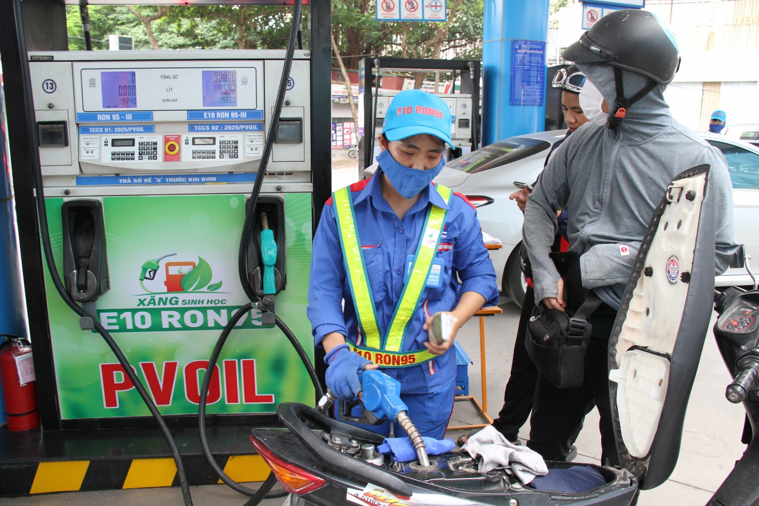 Xăng E10 và bài toán chuyển đổi xanh: Cần chiến lược đồng bộ từ sản xuất đến tiêu dùng