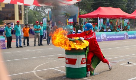 [Chùm ảnh] 8 đội cùng tranh tài tại Hội thao An toàn vệ sinh lao động, phòng chống cháy nổ năm 2026 của PV Power