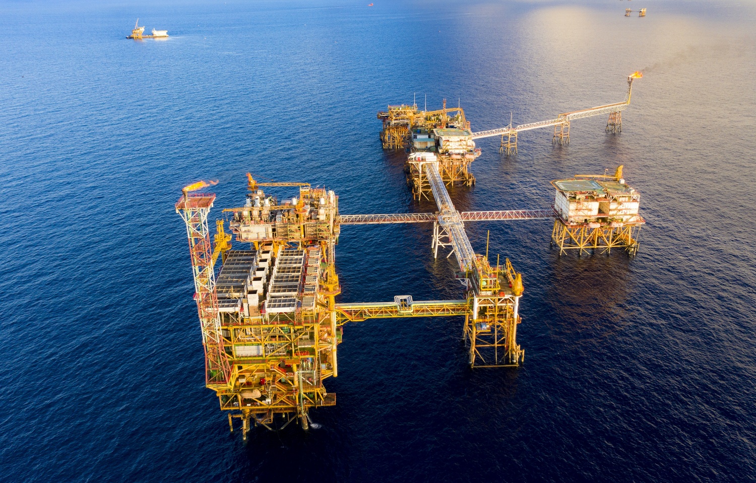 Mở “điểm nghẽn” thể chế!