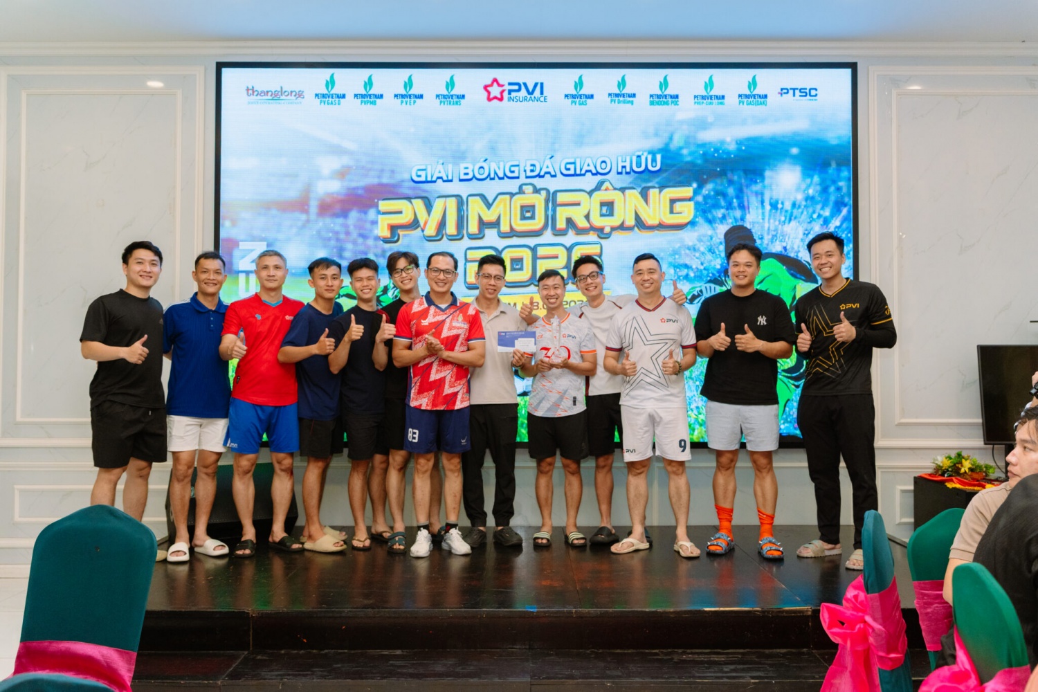 Sôi nổi Giải bóng đá giao hữu PVI mở rộng 2026 Sôi nổi Giải bóng đá giao hữu PVI mở rộng 2026