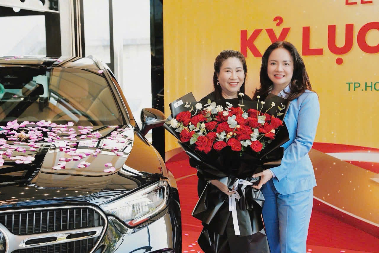 Phân bón Cà Mau vinh danh Đại lý đạt kỷ lục tiêu thụ NPK Cà Mau bằng Mercedes-Benz