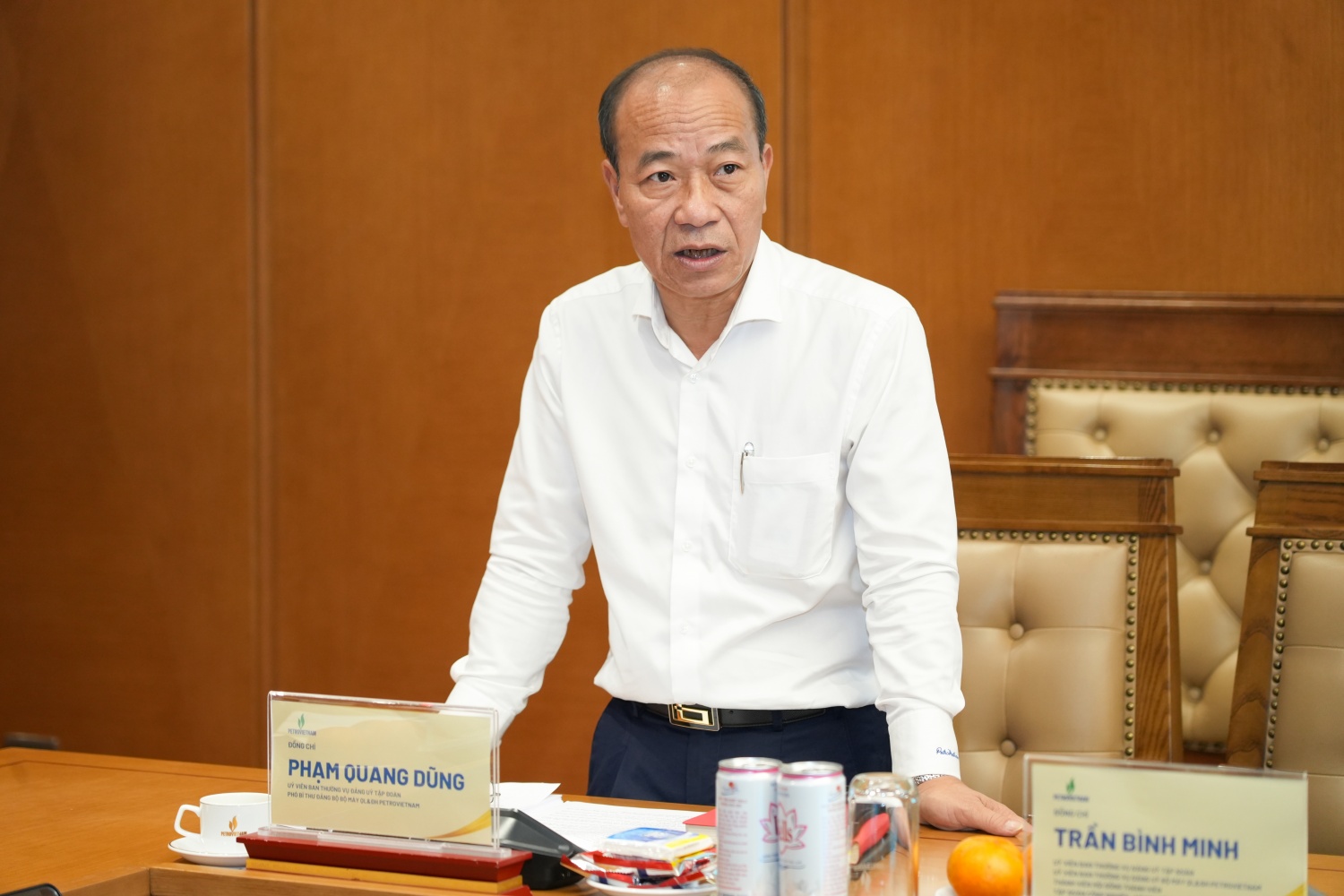 Tăng cường vai trò lãnh đạo của Đảng, giữ vững tăng trưởng trong bối cảnh thách thức Tăng cường vai trò lãnh đạo của Đảng, giữ vững tăng trưởng trong bối cảnh thách thức