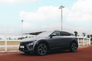 Thiết kế không lẫn vào đâu, VinFast VF 7 càng thêm sức hút nhờ giá bán “dễ xuống tiền”