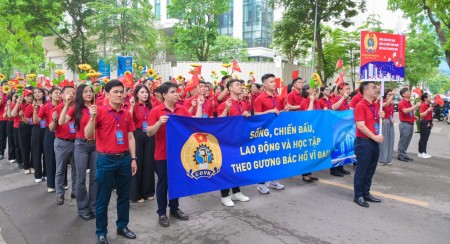 [VIDEO] Khí thế người lao động Petrovietnam tại Lễ diễu hành kỷ niệm 140 năm Ngày Quốc tế Lao động