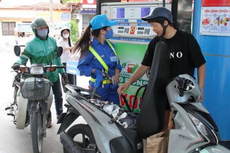 Bộ Công Thương điều chỉnh lịch điều hành giá xăng dầu do trùng kỳ nghỉ lễ