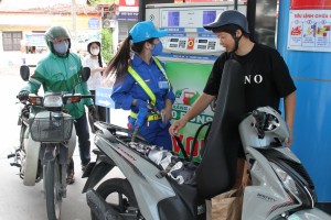 Bộ Công Thương điều chỉnh lịch điều hành giá xăng dầu do trùng kỳ nghỉ lễ