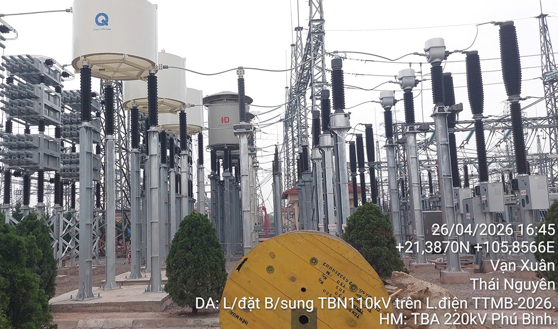 Hoàn thành lắp đặt tụ bù ngang tại 16 trạm biến áp, tăng cường đảm bảo điện cho miền Bắc Hoàn thành lắp đặt tụ bù ngang tại 16 trạm biến áp, tăng cường đảm bảo điện cho miền Bắc
